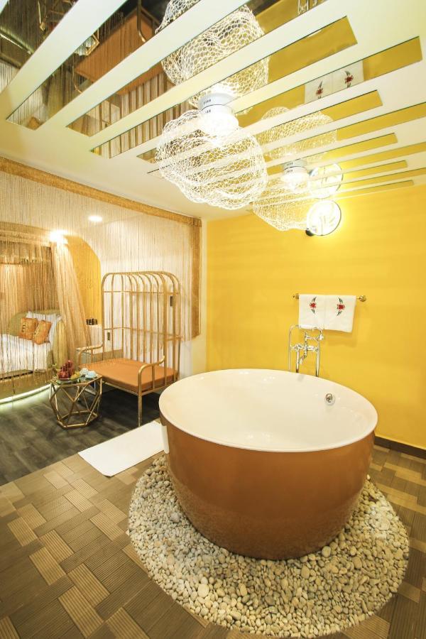 Eros Hotel - Love Hotel Хошимин Екстериор снимка